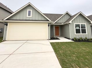 329 N Richland Dr, Lockhart, TX 78644