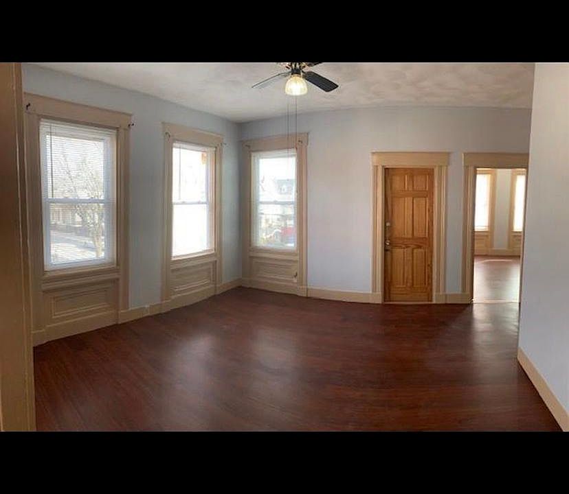 1st image of 129 Courtland St Floor 2
