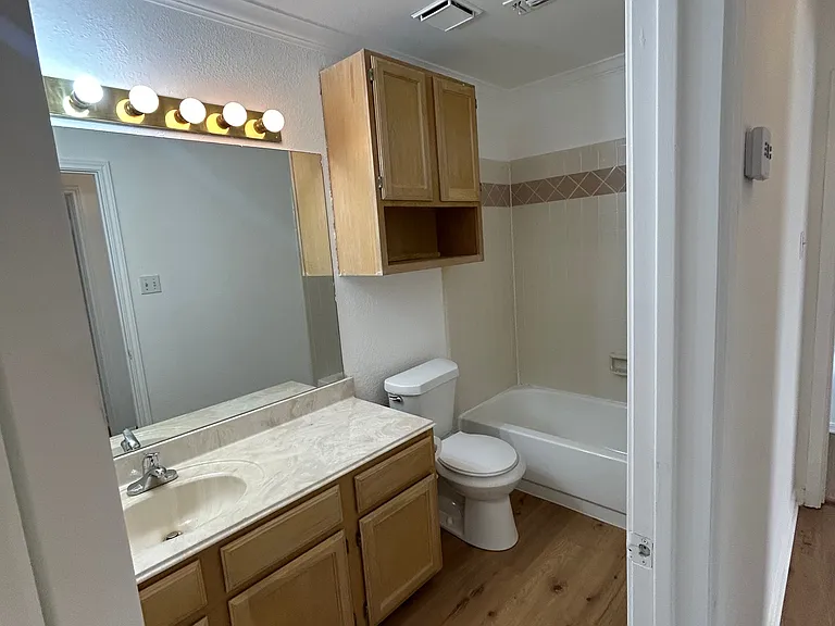 2nd Bathroom
