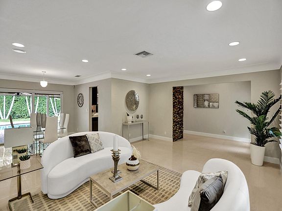 5th image of 4811 NE 29th Avenue