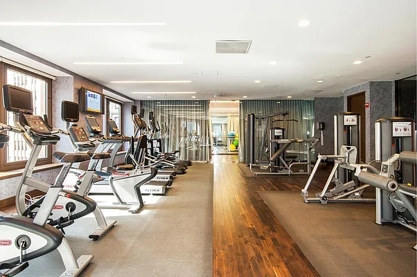 Rented by Douglas Elliman | media 23