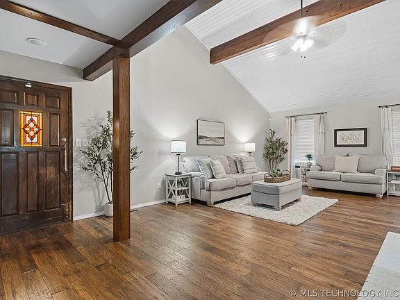 2nd image of 2410 Woodleaf Ct