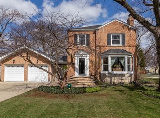 200 Montgomery Ln, Glenview, IL