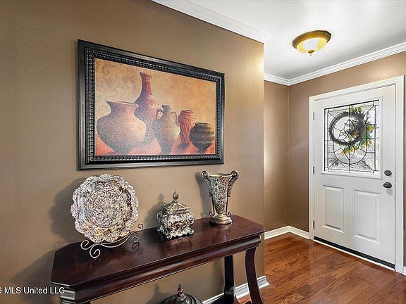 2nd image of 458 Lee St