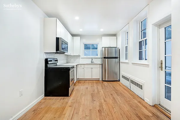 Rented by Sotheby's International Realty | media 34