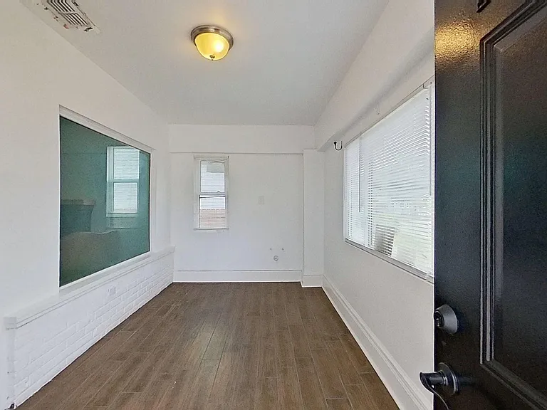 3020 N Laura St — Photo 3
