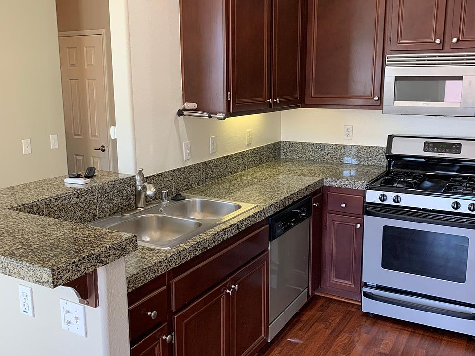 1st image of 1419 Essex St #3