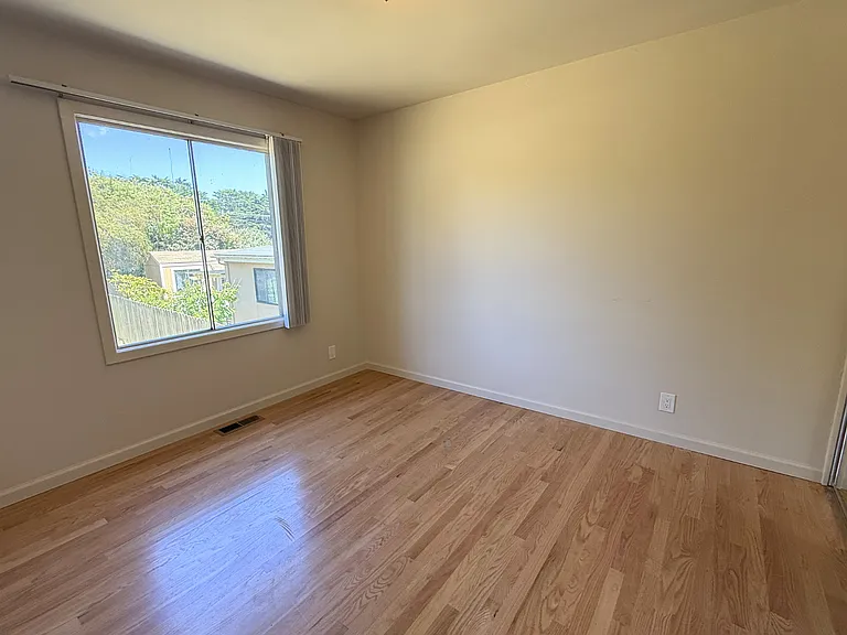 134 Hilton Ave — Photo 17