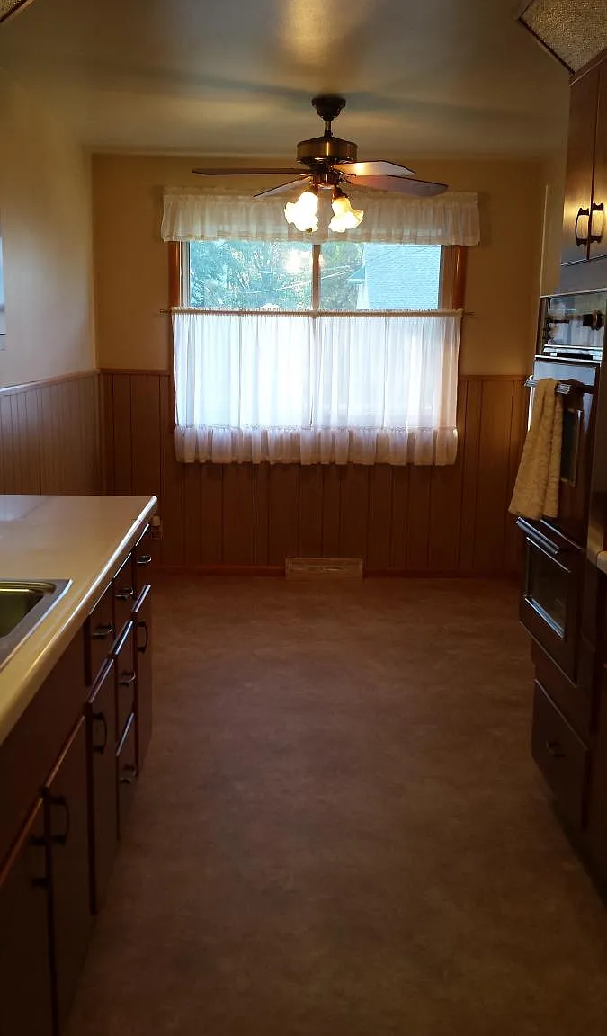 3 bed, 1.5 bath, 1066 sqft, $1,550 — Photo 3