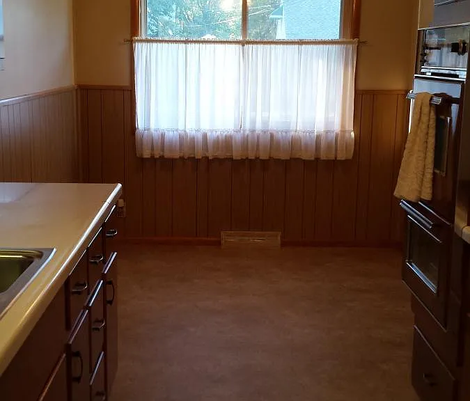 Kitchen Dining Area