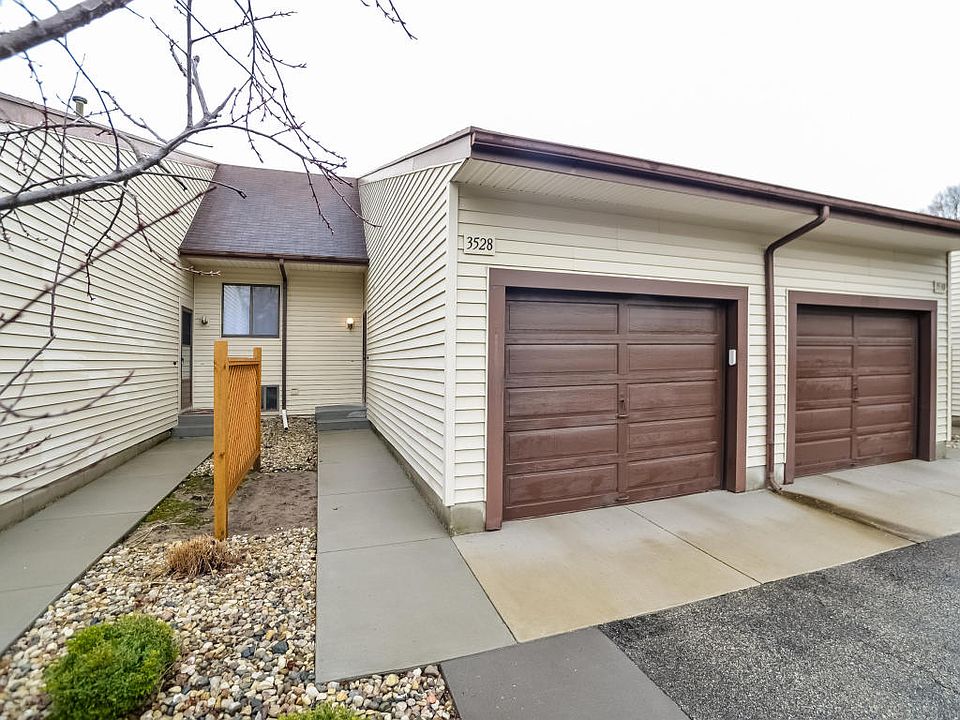 1st image of 3528 Golfside Dr #131