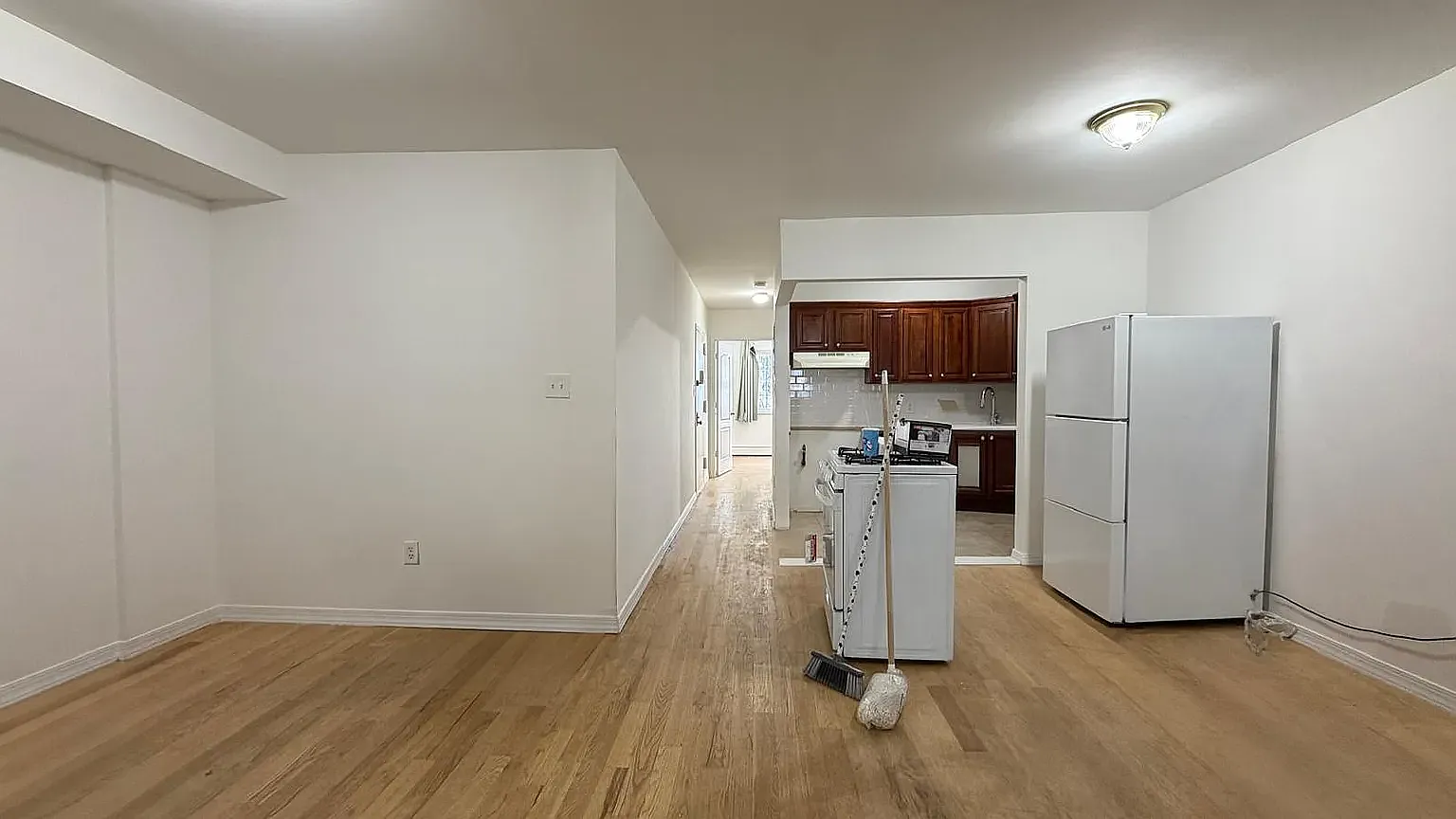 21 East 51st Street — Photo 3