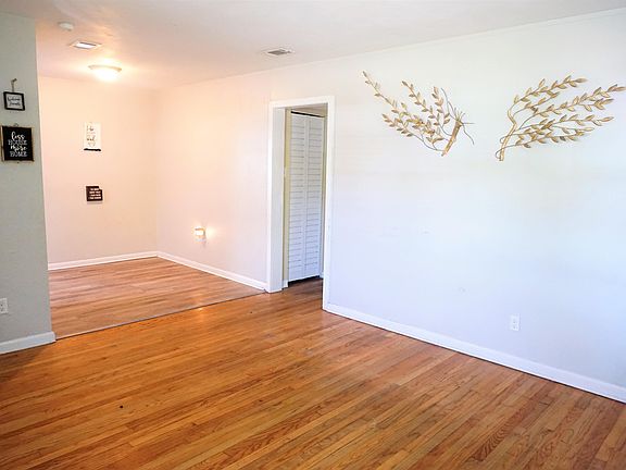 5th image of 1206 Bradford St