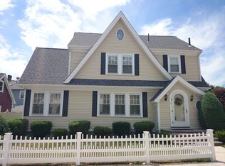 11 White Oak Rd, West Roxbury, MA 02132