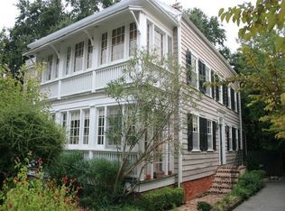 4 Zig Zag Aly, Charleston, SC 29401