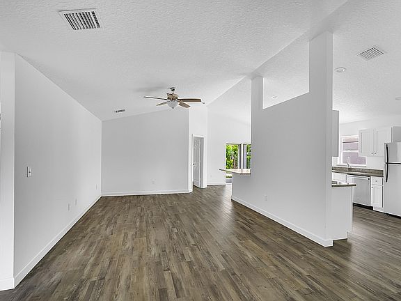 2nd image of 1295 27th Ave