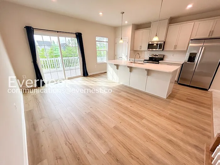8808 Stevenson Ln — Photo 4