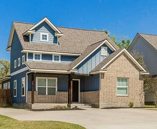 4 bed, 4.5 bath, 2300 sqft, $3,600 — Photo 1