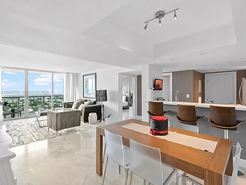 650 West Ave #2110 Photo 1