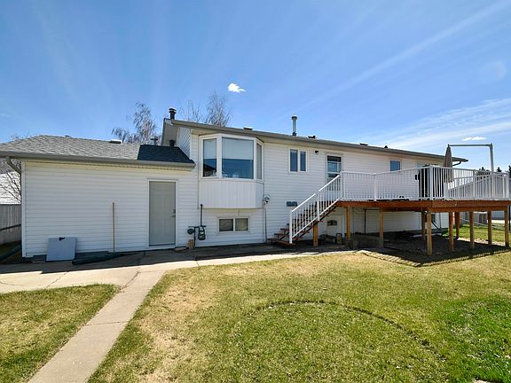 5th image of 4126 A 47th Ave