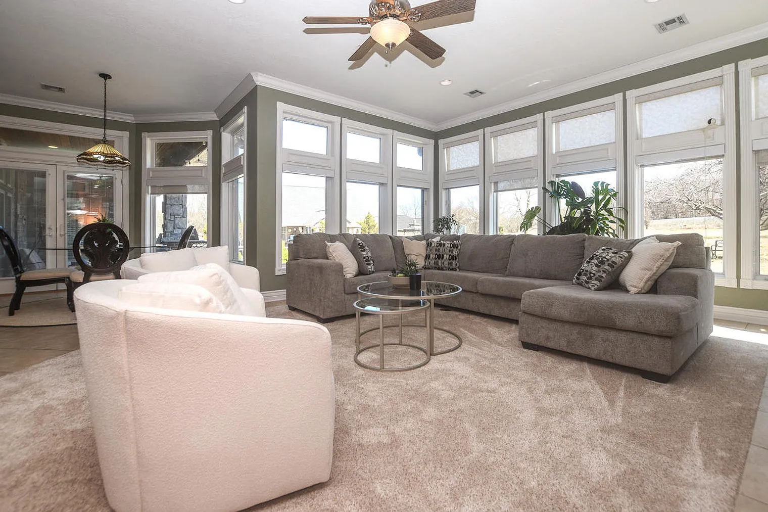 5 bed, 3.0 bath, 4650 sqft, $4,588 — Photo 4
