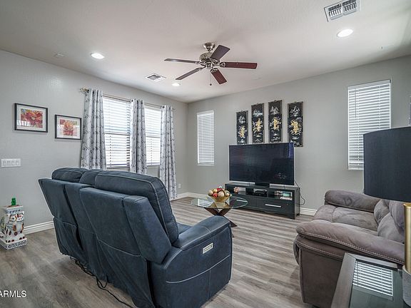3rd image of 8964 W NORTHVIEW Avenue