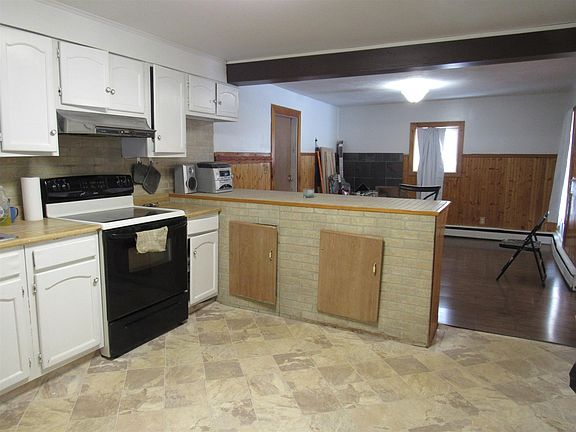 2nd image of 70 Cascade St