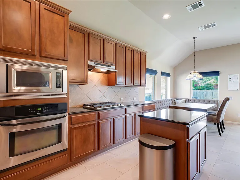 13717 Long Shadow Dr — Photo 13