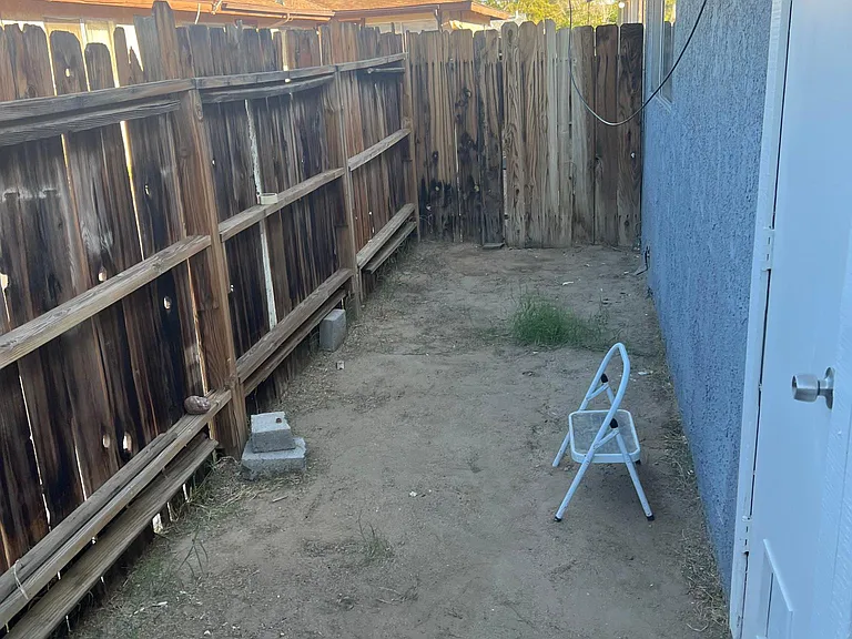 200 W Robertson Rd #A — Photo 8