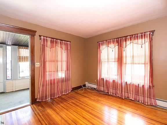 5th image of 3-04 Bergen Ave #1X