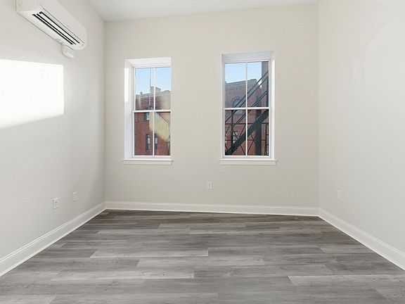 5th image of 19-25 Essex St #302
