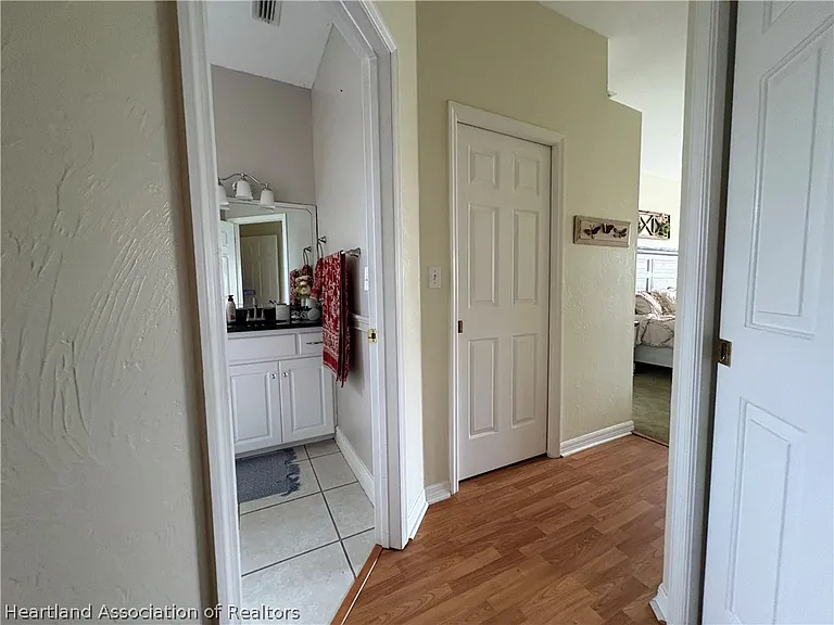 2843 Meadowood Ln — Photo 20