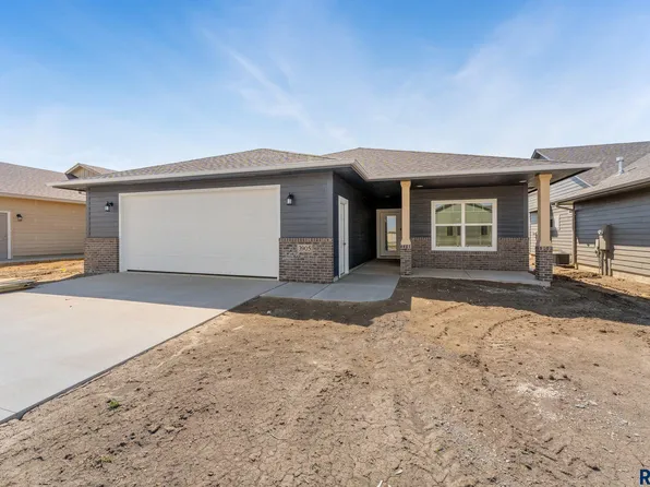 3905 E Prairie Wind St, Sioux Falls, SD 57108