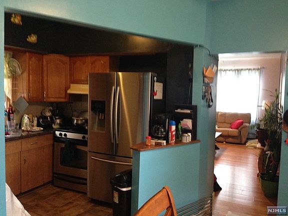 4th image of 103 Belmont Ave #2