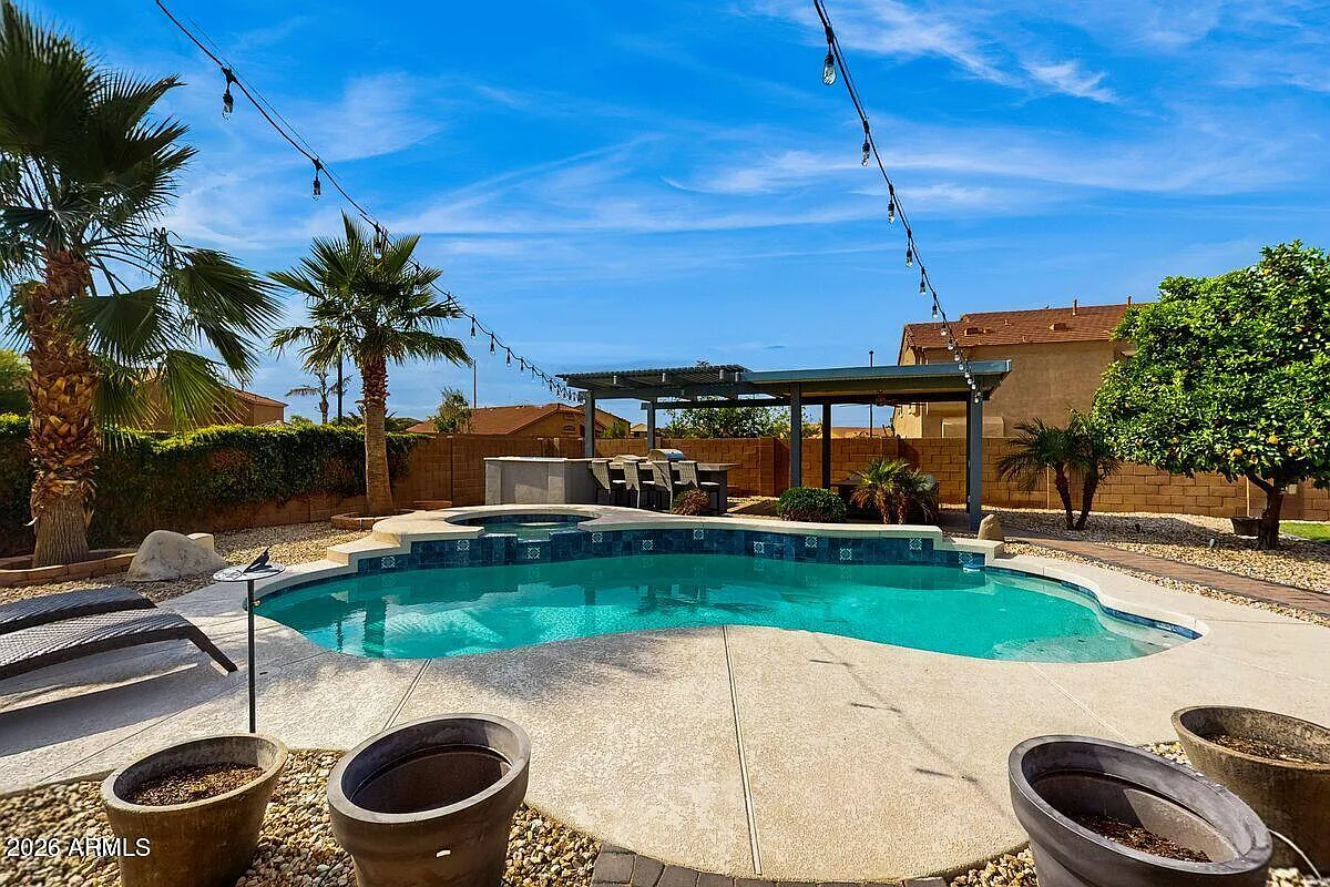 5 bed, 3.0 bath, 3593 sqft, $4,800 — Photo 2