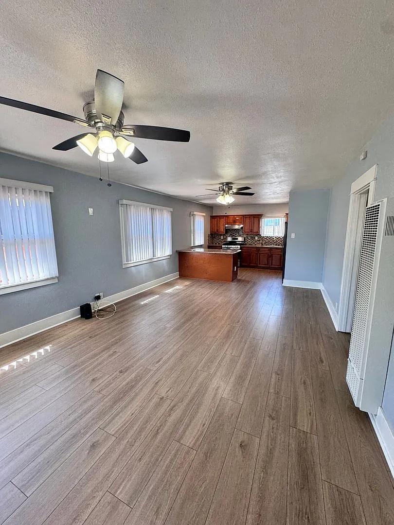 Single Family Home - 827 Martin Luther King Jr. — Photo 1