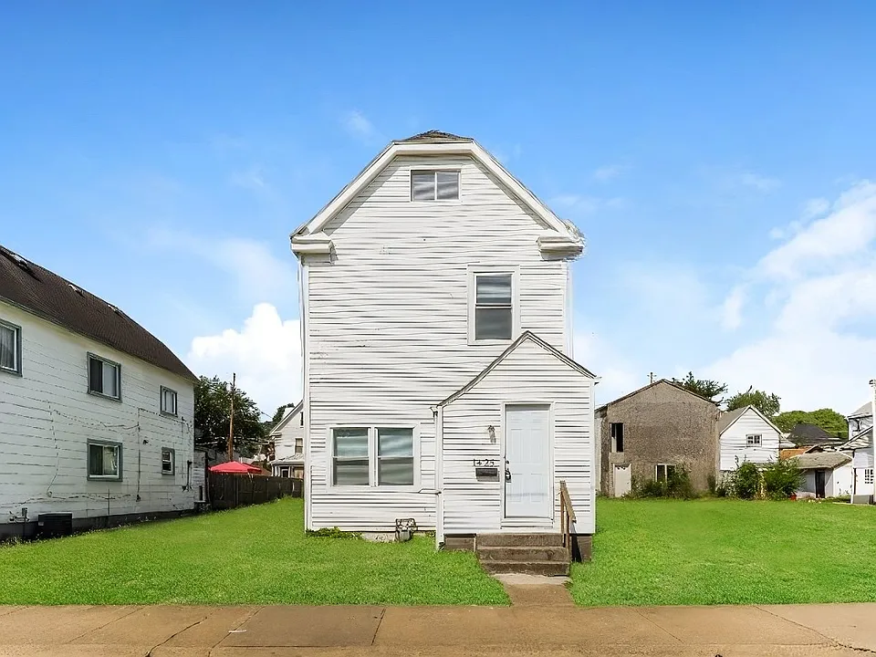 1425 4th Ave