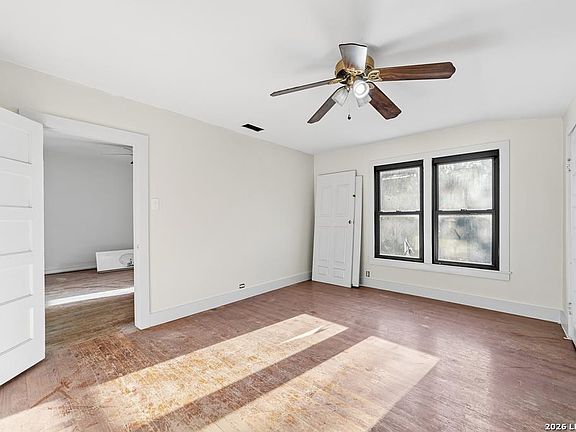3rd image of 332 Powell Ave