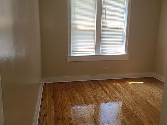 2nd image of 415-417 S Lotus Ave Floor 2