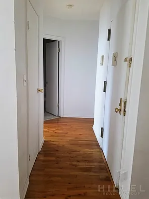 Rented by Hillel Realty Group | media 8