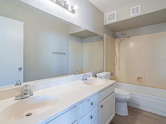 5th image of 5714 N 68th Ave