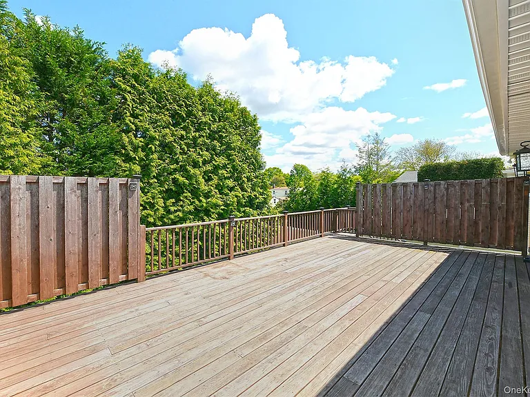 44 Derby Ave — Photo 13