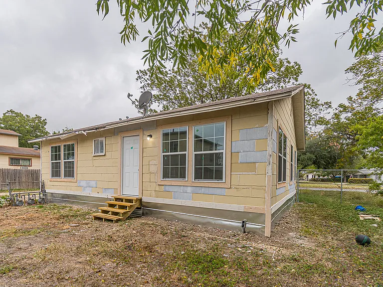 106 Southway Dr #1 — Photo 5