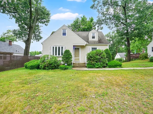 328 Hartwick St, Springfield, MA 01108