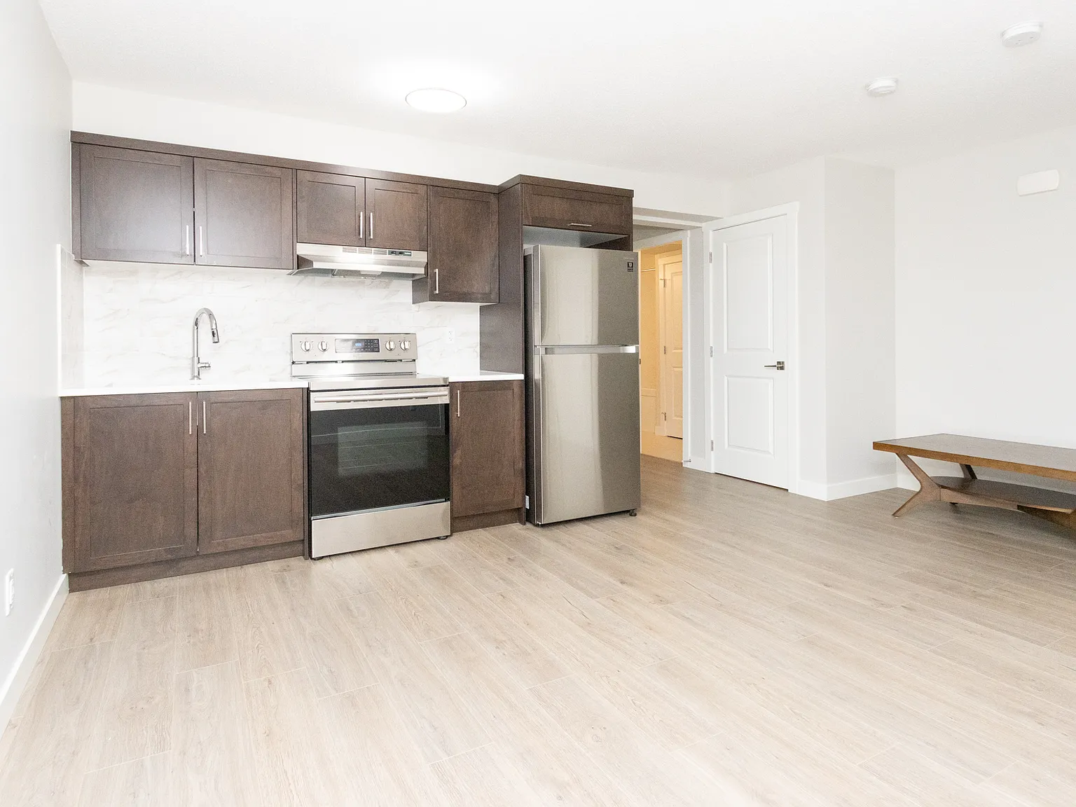 2 bed, 900 sqft, $1,900 — Photo 2