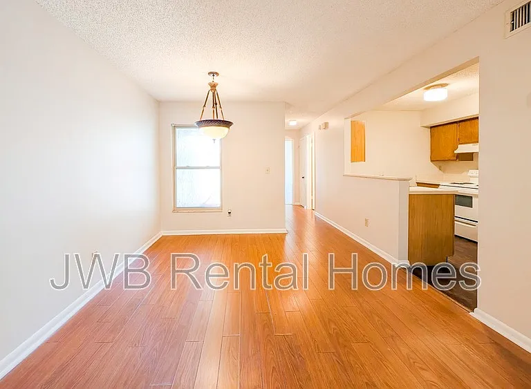 8271 Pineverde Ln — Photo 3