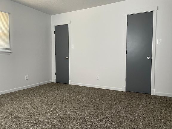 Master w/2 Closets