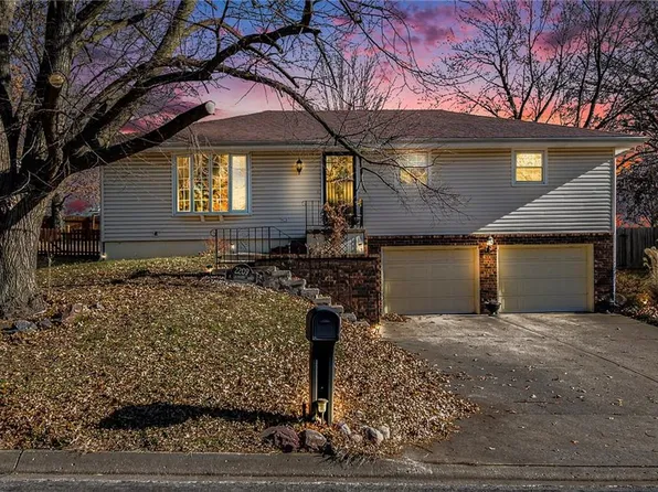 2209 N Leonard Rd, Saint Joseph, MO 64506