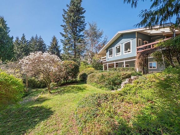 4th image of 1459 Gower Point Rd