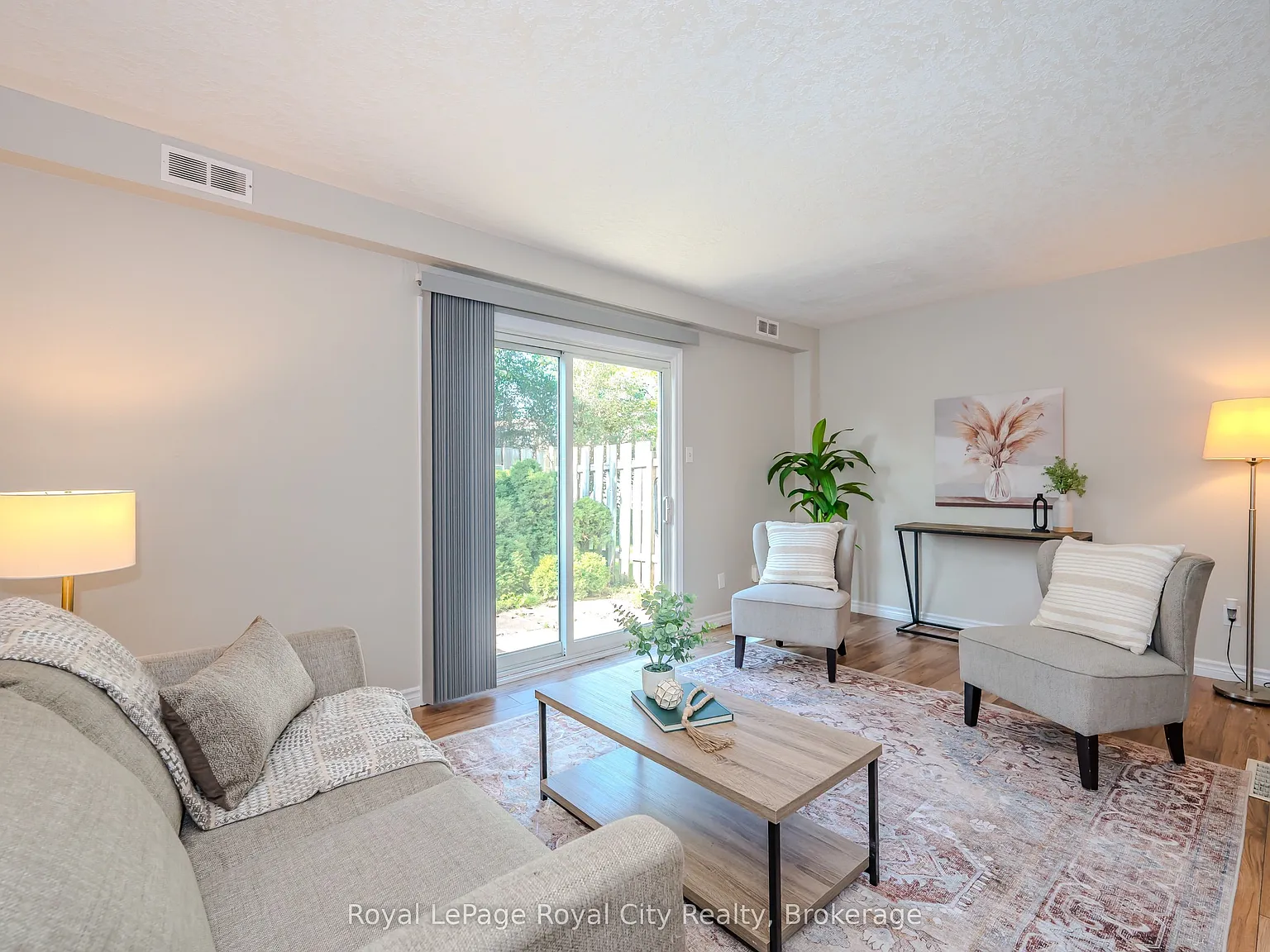 4 bed, $2,800 — Photo 4